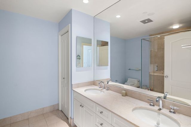 1 Huntington Ave 807, Boston, MA 02116