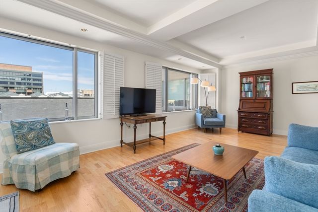 1 Huntington Ave 807, Boston, MA 02116