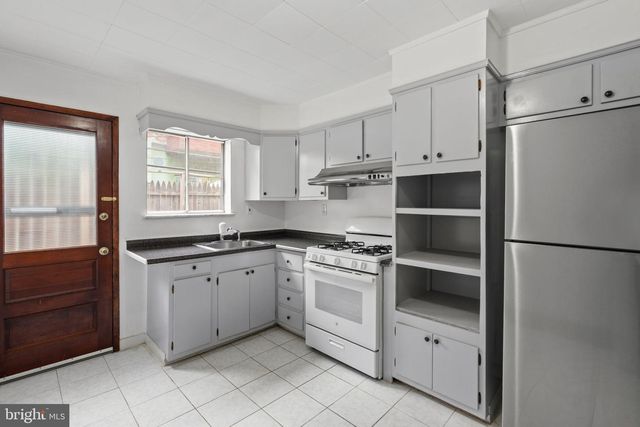 1823 S HICKS ST, Philadelphia, PA 19145