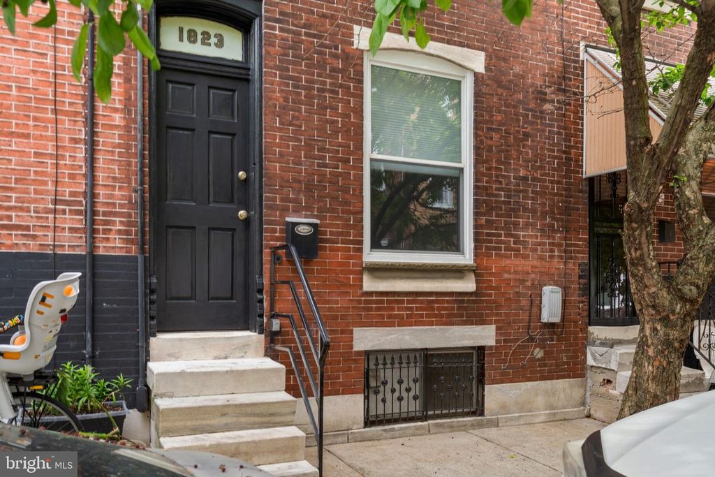 1823 S HICKS ST, Philadelphia, PA 19145