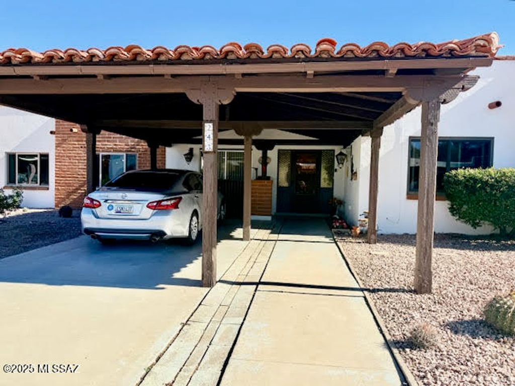 243 S Paseo Seco, Green Valley, AZ 85614