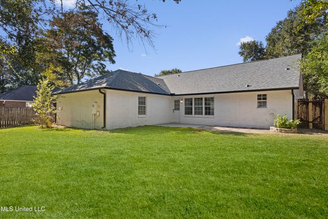 6900 Red Bud Lane, Ocean Springs, MS 39564
