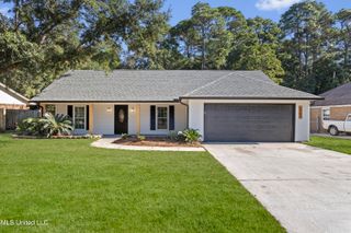 6900 Red Bud Lane, Ocean Springs, MS 39564