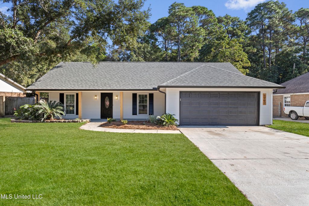 6900 Red Bud Lane, Ocean Springs, MS 39564