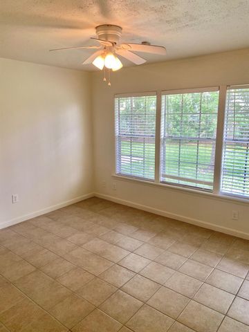 512 Wilmington Drive, Bellaire, TX 77401