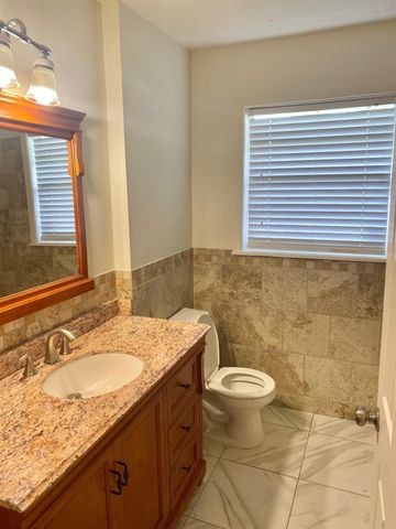 512 Wilmington Drive, Bellaire, TX 77401