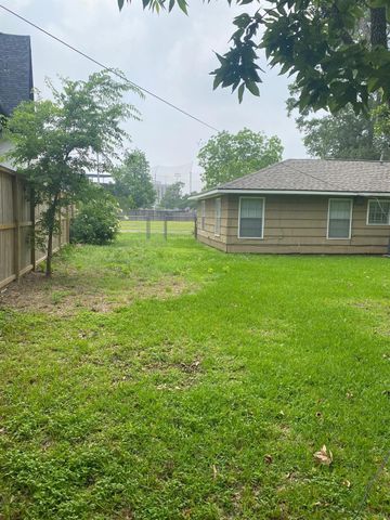 512 Wilmington Drive, Bellaire, TX 77401