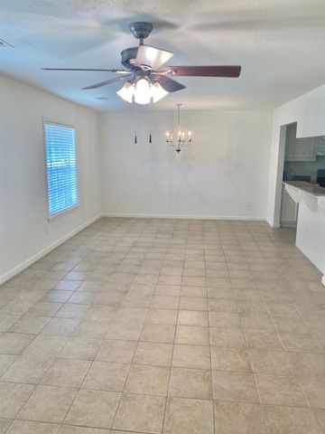 512 Wilmington Drive, Bellaire, TX 77401