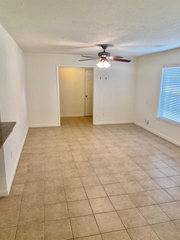 512 Wilmington Drive, Bellaire, TX 77401