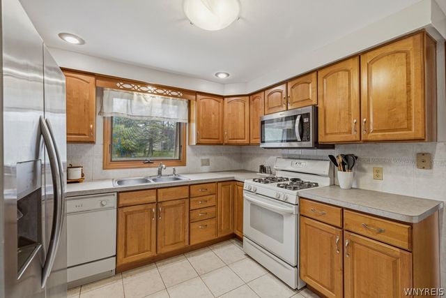 16 Preble Court, West Seneca, NY 14224
