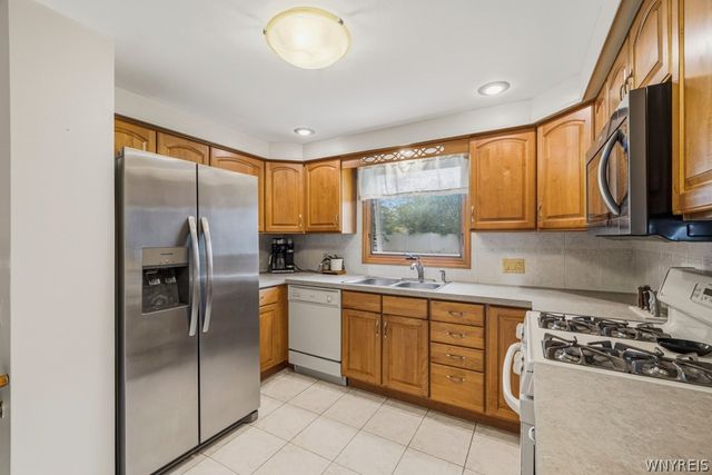 16 Preble Court, West Seneca, NY 14224