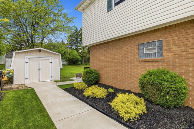 16 Preble Court, West Seneca, NY 14224