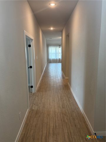 1100 River Wood, Seguin, TX 78155