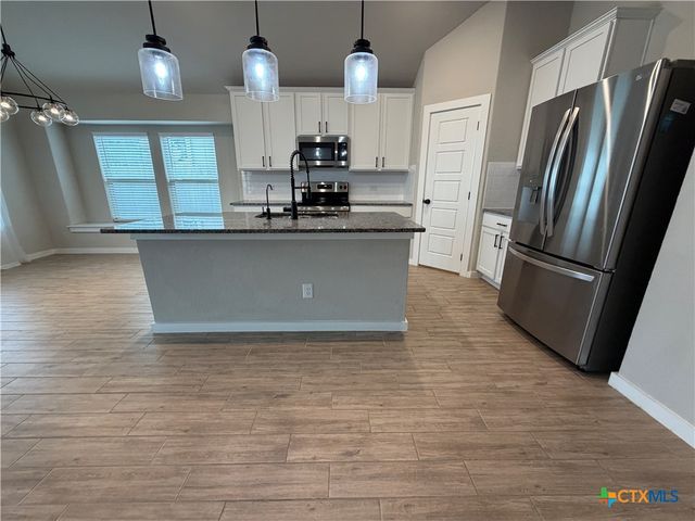 1100 River Wood, Seguin, TX 78155