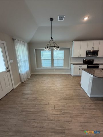 1100 River Wood, Seguin, TX 78155