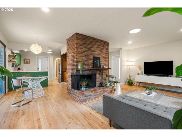 12725 Sw 10TH St, Beaverton, OR 97005