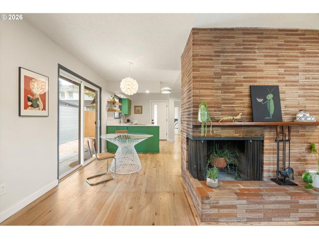 12725 Sw 10TH St, Beaverton, OR 97005