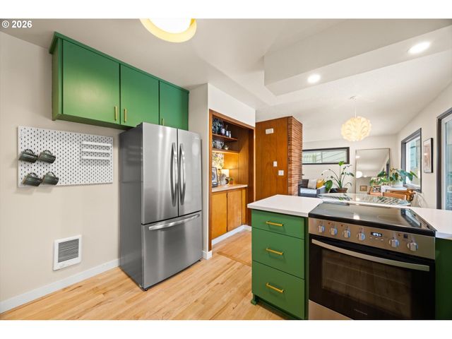 12725 Sw 10TH St, Beaverton, OR 97005