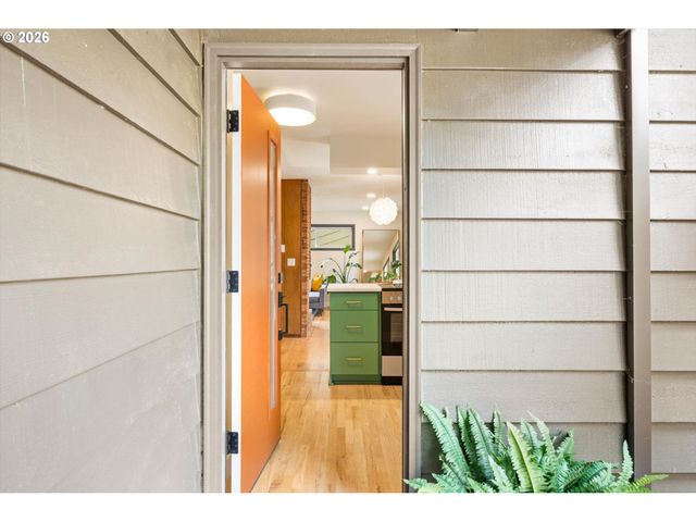 12725 Sw 10TH St, Beaverton, OR 97005