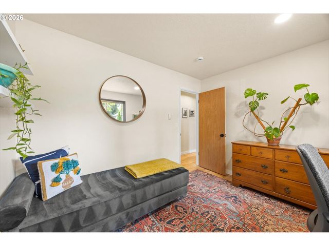 12725 Sw 10TH St, Beaverton, OR 97005