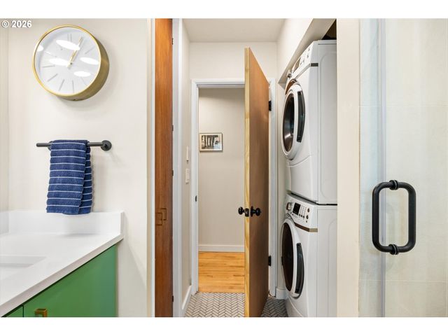 12725 Sw 10TH St, Beaverton, OR 97005