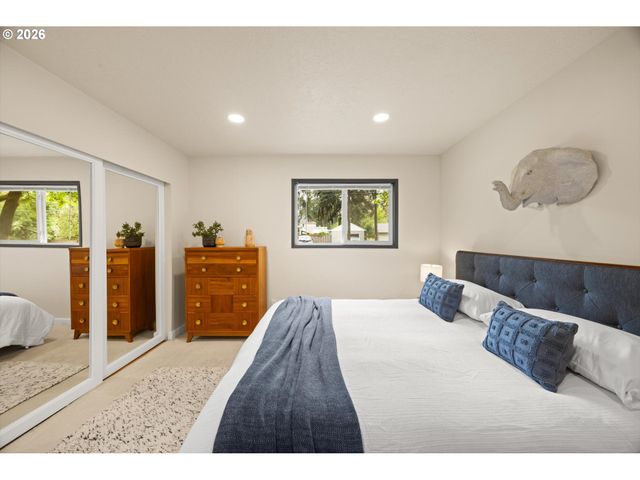 12725 Sw 10TH St, Beaverton, OR 97005