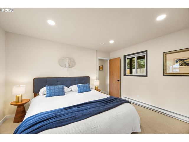 12725 Sw 10TH St, Beaverton, OR 97005