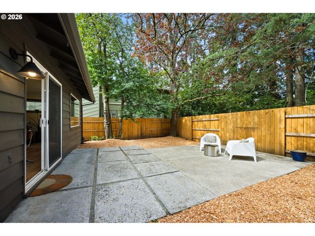 12725 Sw 10TH St, Beaverton, OR 97005