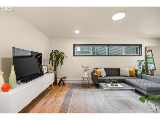 12725 Sw 10TH St, Beaverton, OR 97005