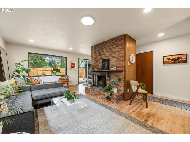 12725 Sw 10TH St, Beaverton, OR 97005