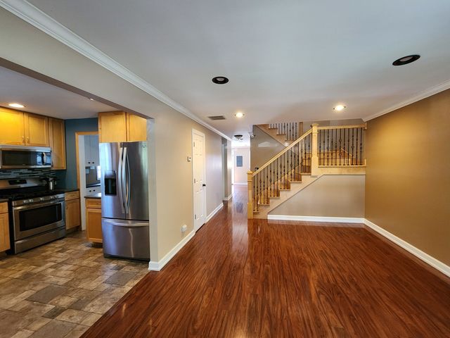 7943 Natoma Avenue, Burbank, IL 60459