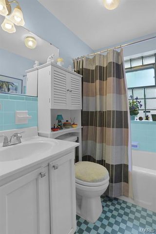 6632 Tholozan Avenue, St Louis, MO 63109