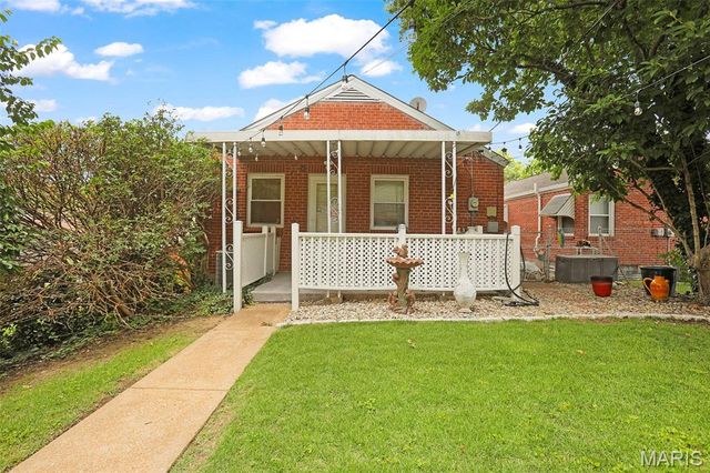 6632 Tholozan Avenue, St Louis, MO 63109