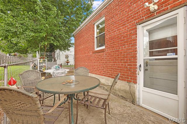 6632 Tholozan Avenue, St Louis, MO 63109