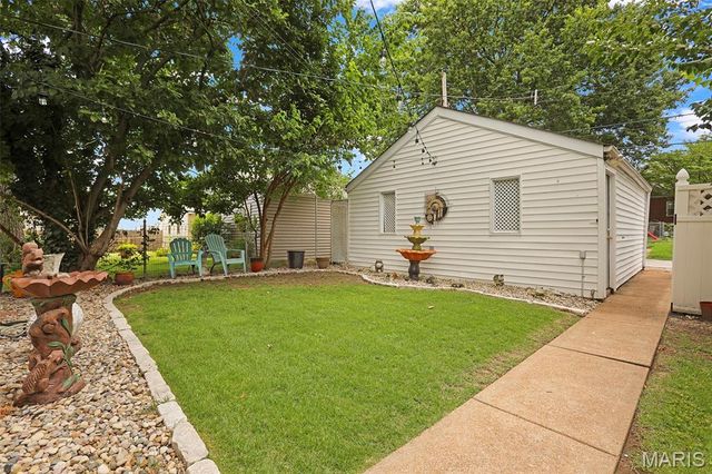 6632 Tholozan Avenue, St Louis, MO 63109