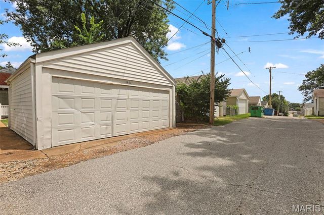 6632 Tholozan Avenue, St Louis, MO 63109