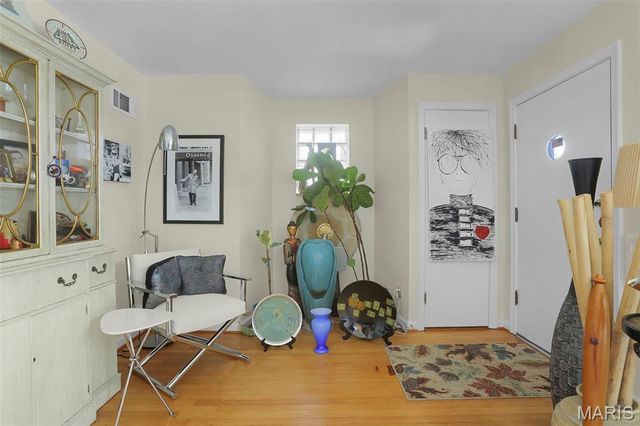 6632 Tholozan Avenue, St Louis, MO 63109