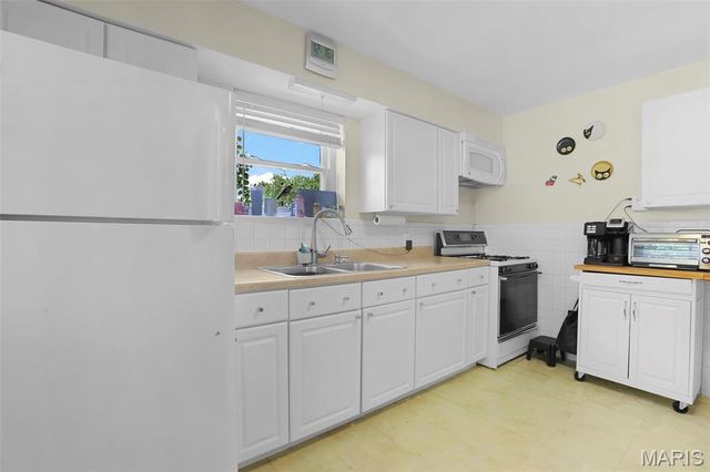 6632 Tholozan Avenue, St Louis, MO 63109