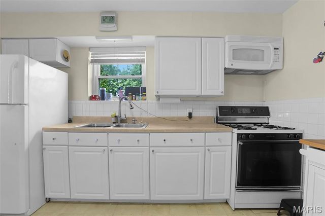 6632 Tholozan Avenue, St Louis, MO 63109