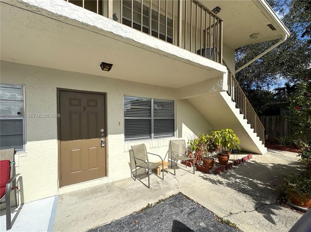 215 NW 25th Street 5, Wilton Manors, FL 33311