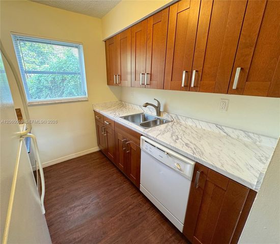 215 NW 25th Street 5, Wilton Manors, FL 33311
