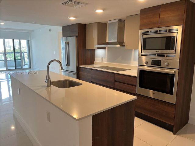 9261 E Bay Harbor Dr 604, Bay Harbor Islands, FL 33154
