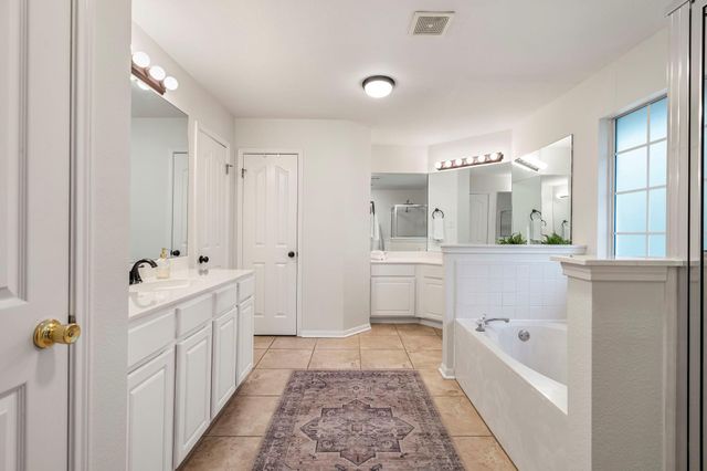 2030 Wood Glen DR, Round Rock, TX 78681