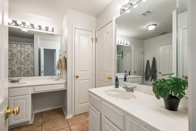 2030 Wood Glen DR, Round Rock, TX 78681