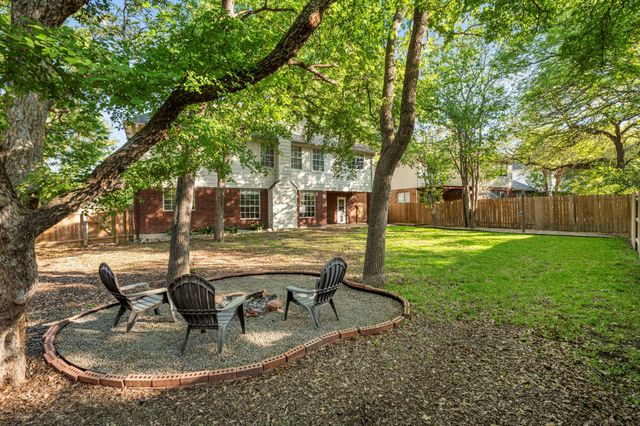 2030 Wood Glen DR, Round Rock, TX 78681