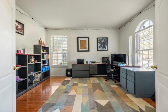 2030 Wood Glen DR, Round Rock, TX 78681