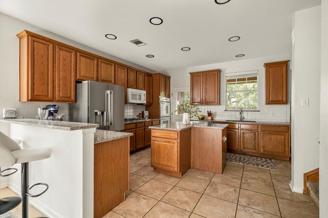 2030 Wood Glen DR, Round Rock, TX 78681