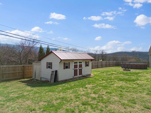 5605 Prunty DR, Salem, VA 24153