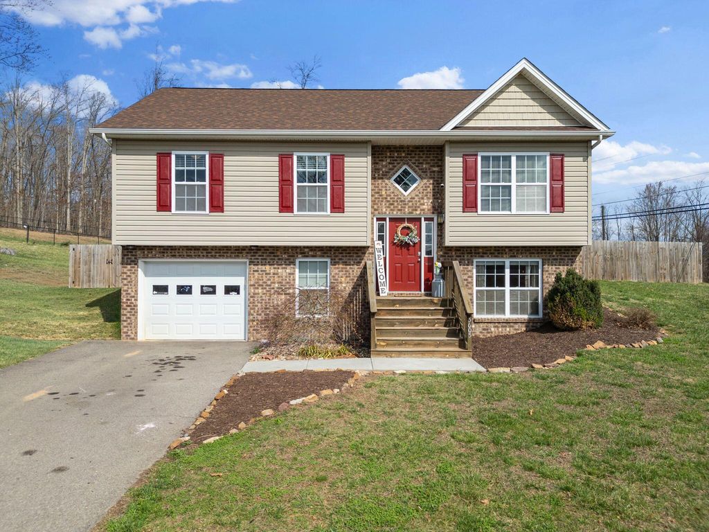 5605 Prunty DR, Salem, VA 24153