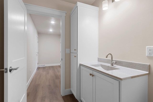 422 4TH STREET, Green Bay, WI 54303